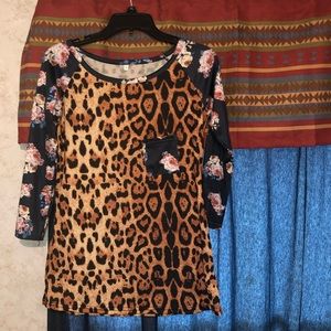 Floral leopard 3/4 sleeve pocket raglan tee